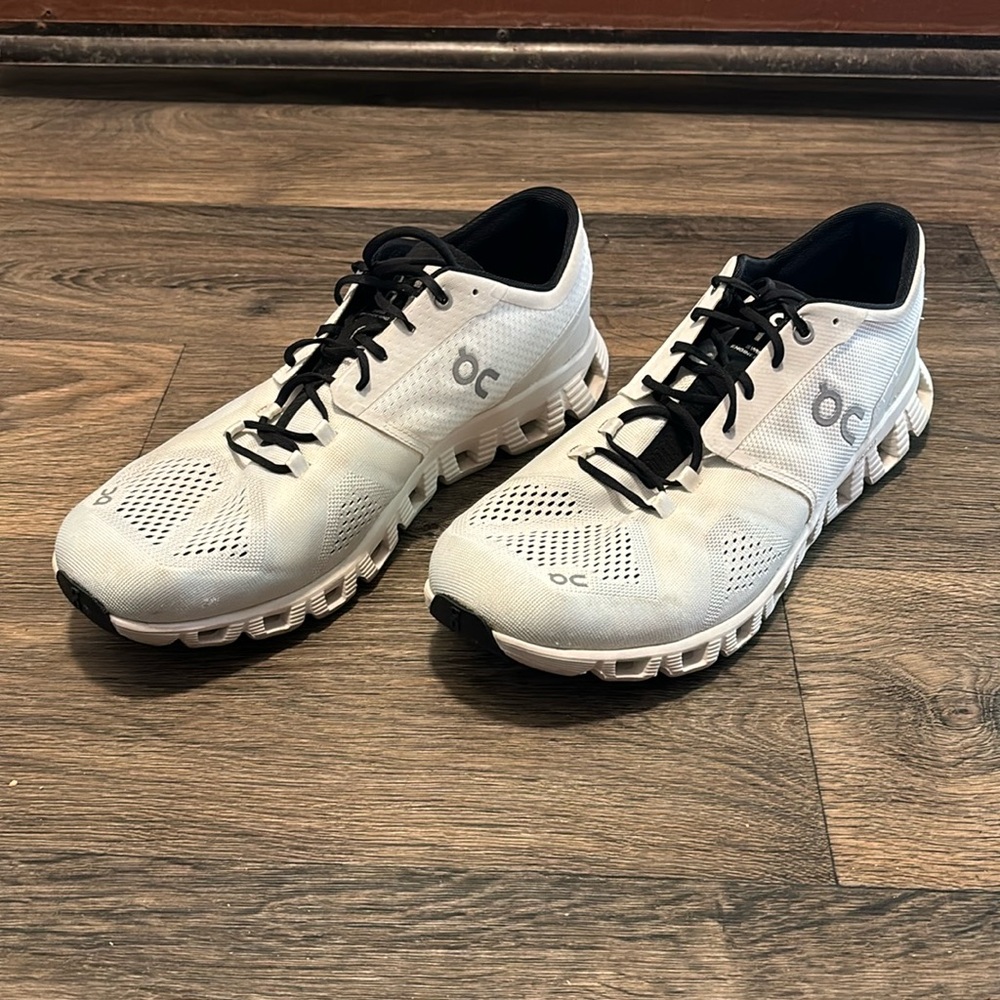 On Running Cloud X White Black